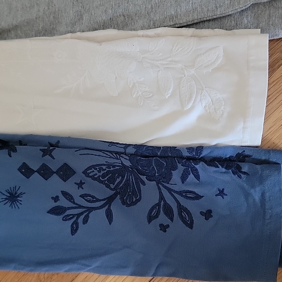 Johnny Was Embroidered Leggings Bundle cream, blue, gray, yellow white Small S - Picture 3 of 8